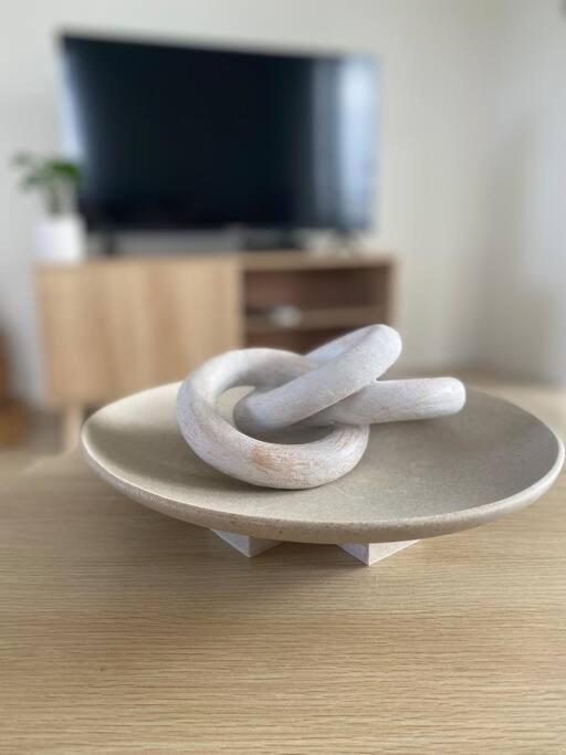 Modern Luxury 1 Bedroom Apartment - Walk To The Shops! Free Wifi Clarkson Exteriör bild
